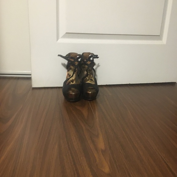 High inch heels - Picture 2 of 2